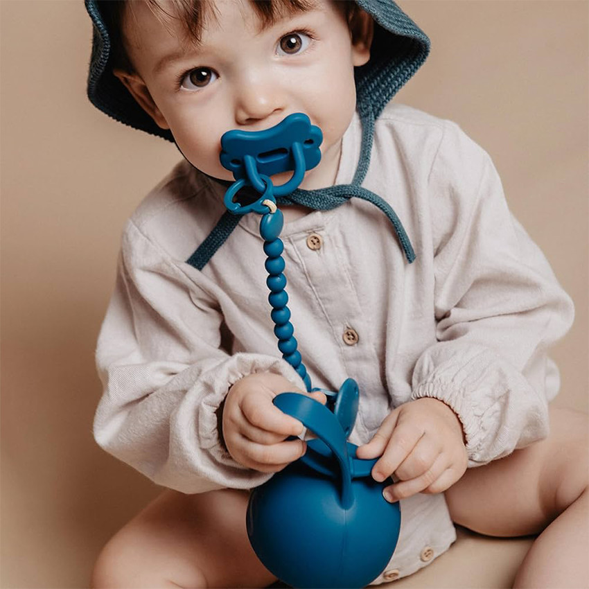 Sujetachupetes con pinza y bolitas silicona Colour Essence azul intenso 