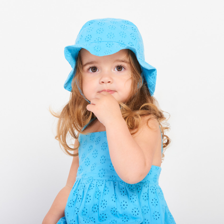 Conjunto vestido y charlotte en bordado inglés liso para bebé niña 