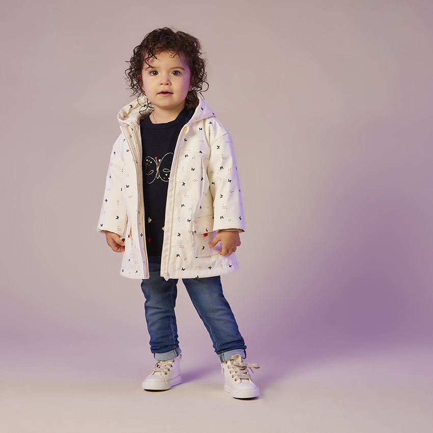 Jeans slim con dos bolsillos tipo parche en forma de gato para bebé niña 