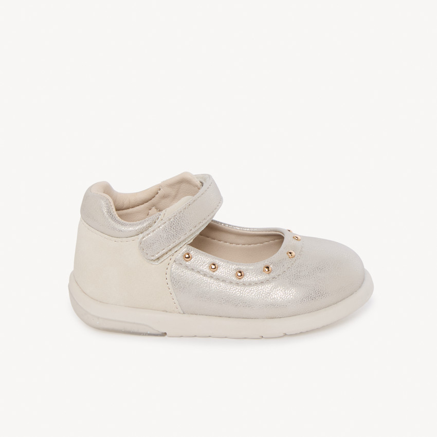 Efecto irisado con remaches dorados para bebé niña. 