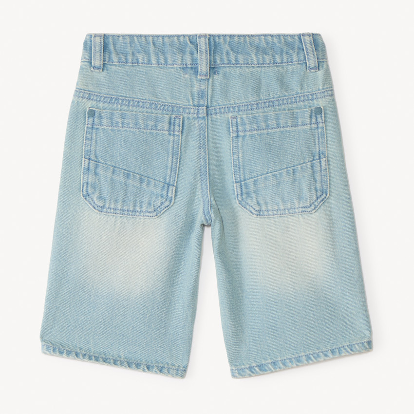 Pantalón corto de mezclilla clara para niño 
