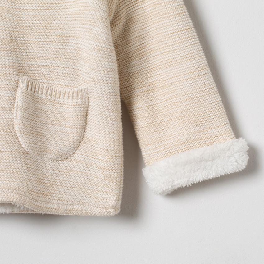 Chaqueta de punto con capucha forrada sherpa 