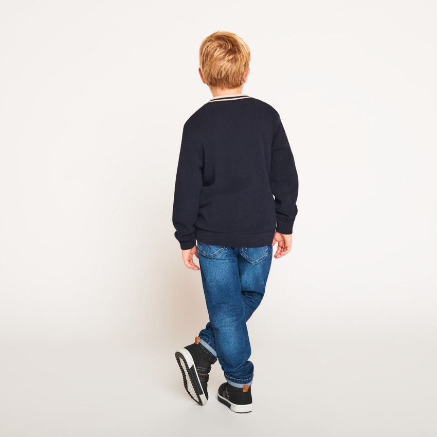 Gilet de punto liso con acabado de canalé para niño 