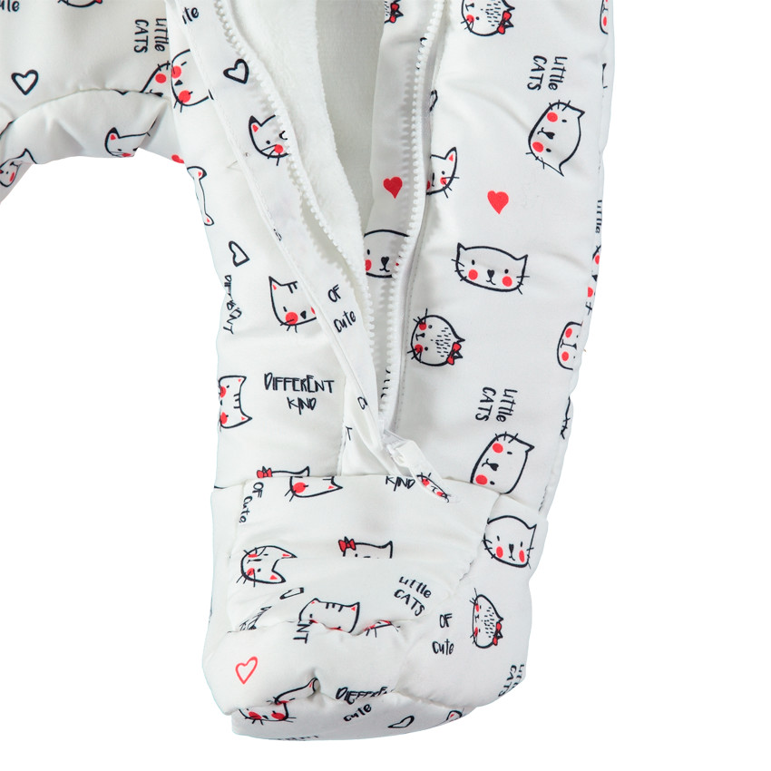 Buzo con forro de borreguito y gatos estampados all-over 