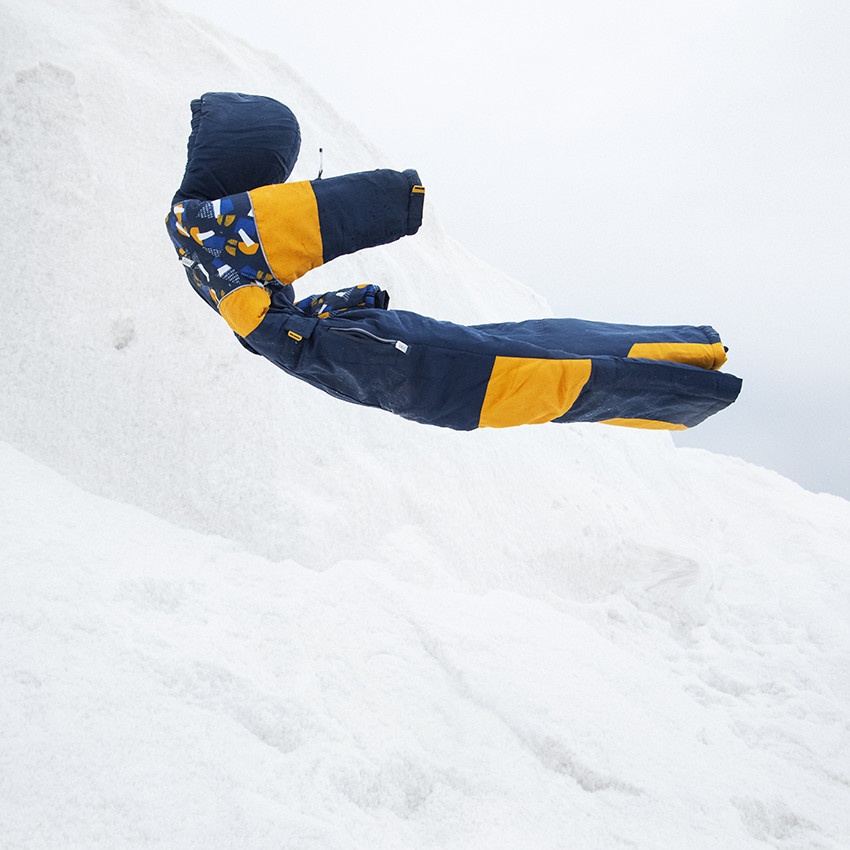 Mono de esquí con estampado y bolsillos con cremallera 