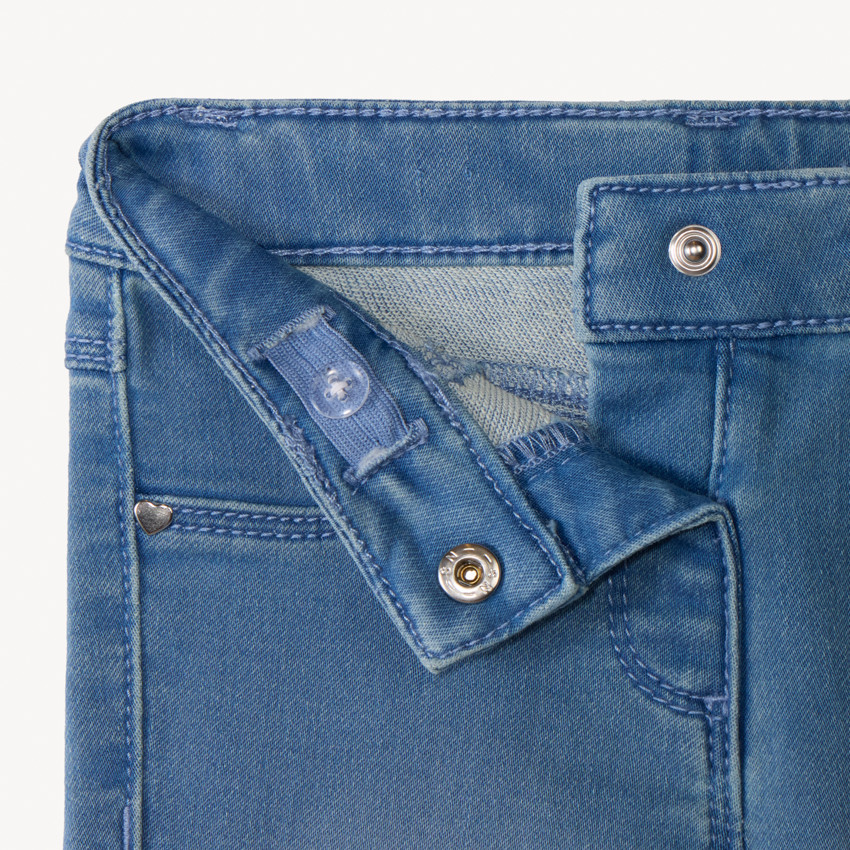 Jeans slim con bolsillos en forma de gato para bebé niña 