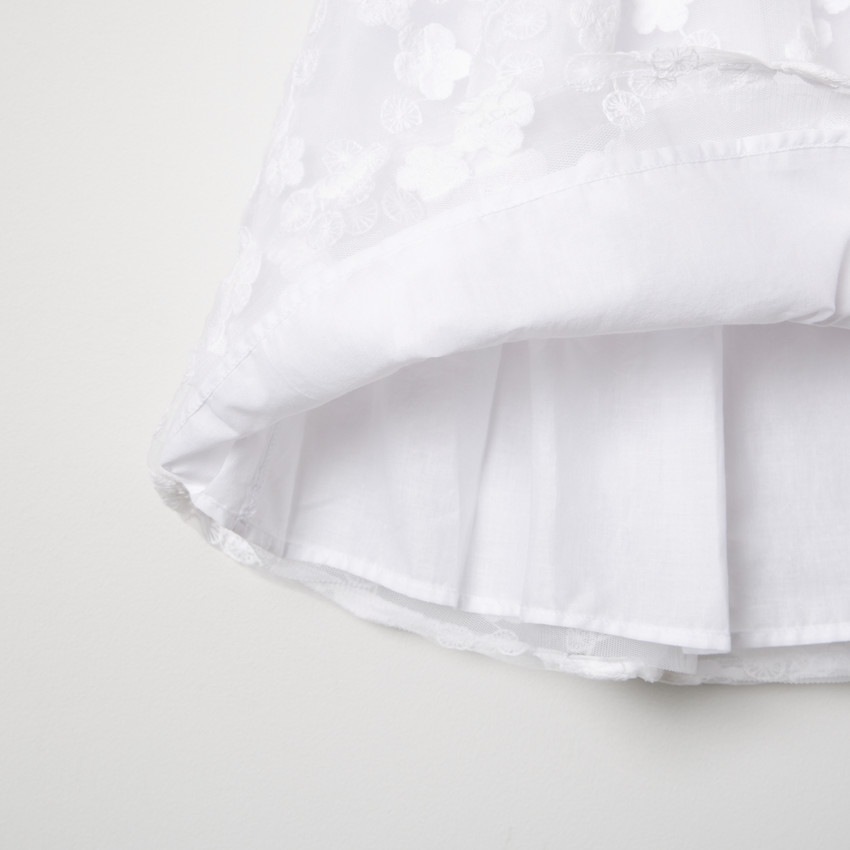 Vestido de gala de manga corta de tul y bordados de flores 