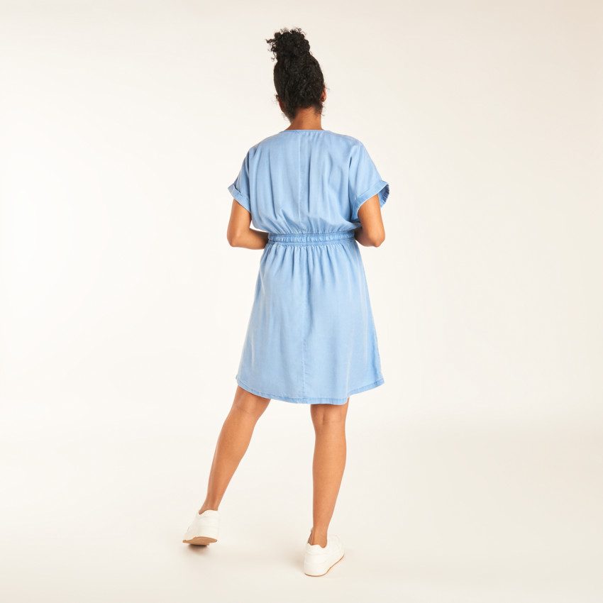 Vestido camisa de maternidad efecto denim con mangas cortas 