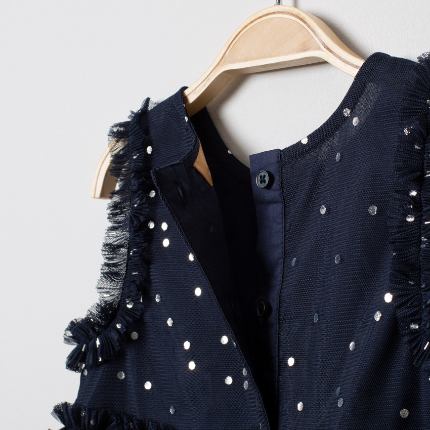 Vestido de fiesta con volantes  