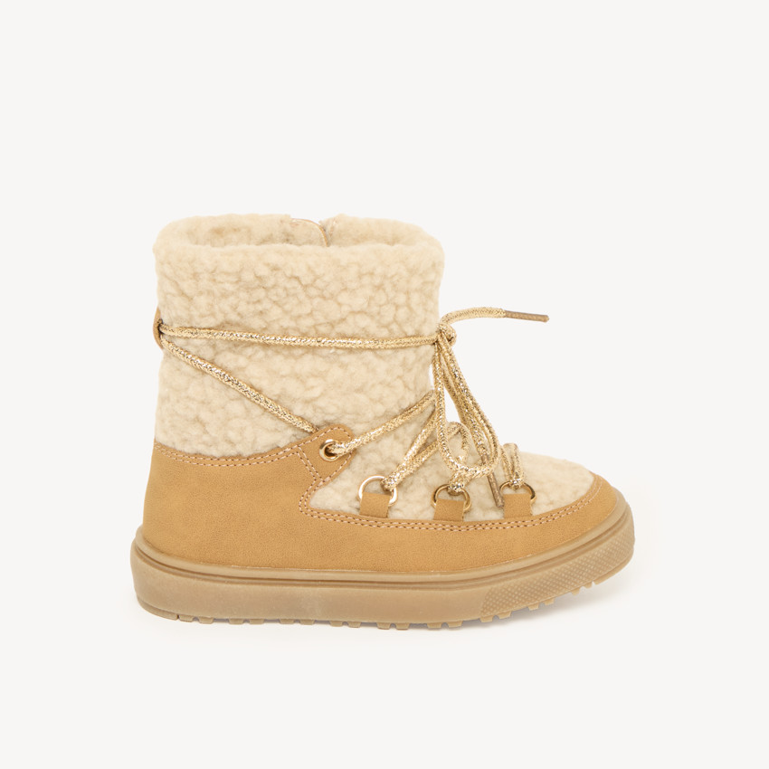 Bota de niña con cordones y cremallera de borreguito. 