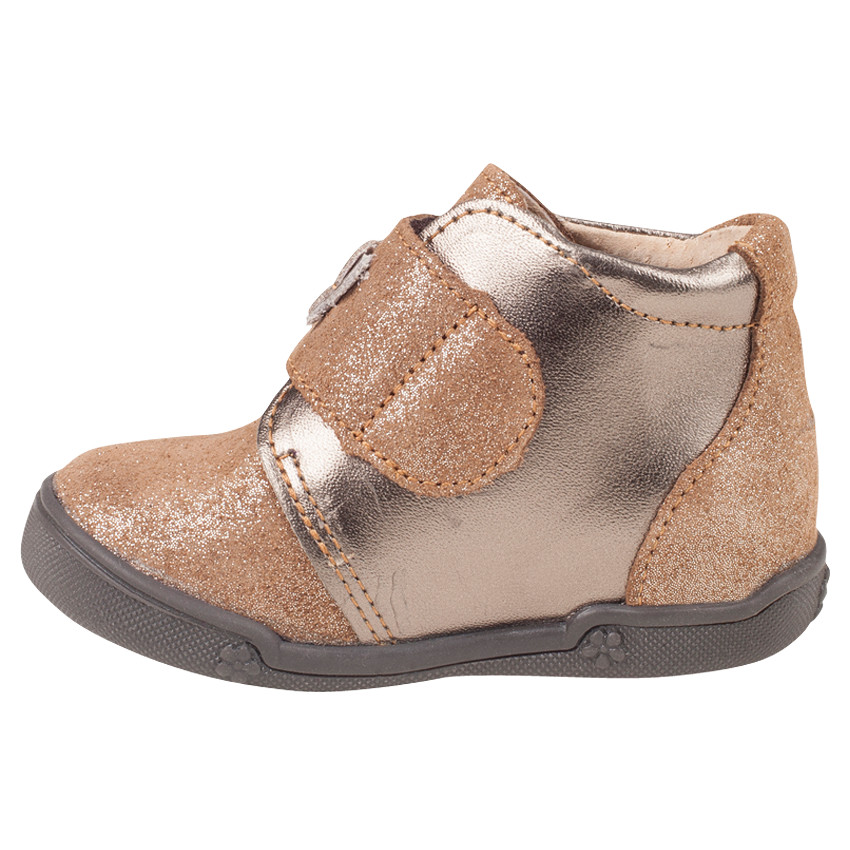 Botines dorados de cuero con cierre de velcro y parches de mariposas 