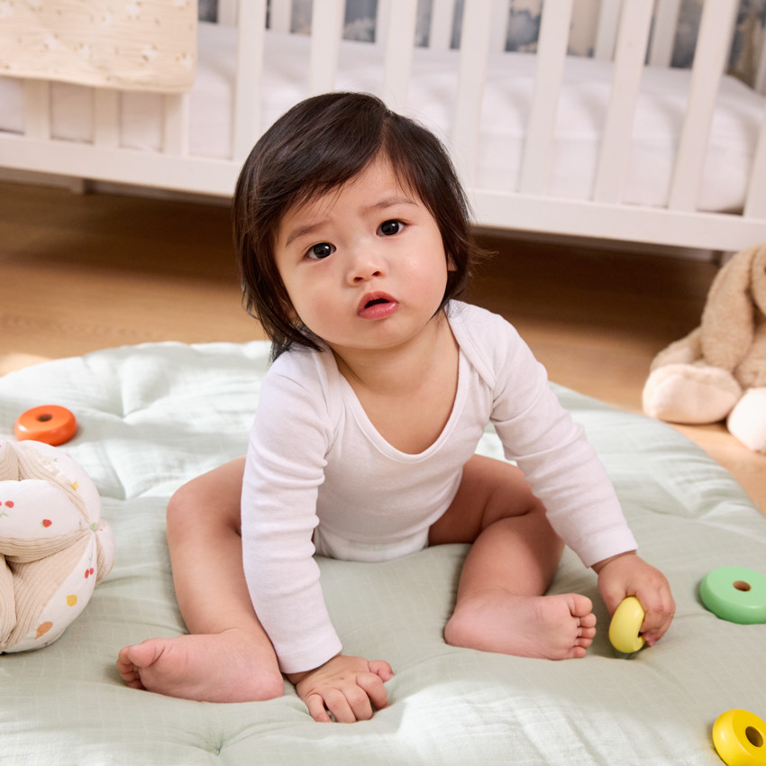 Pack de 5 bodies de manga larga blancos para bebé 
