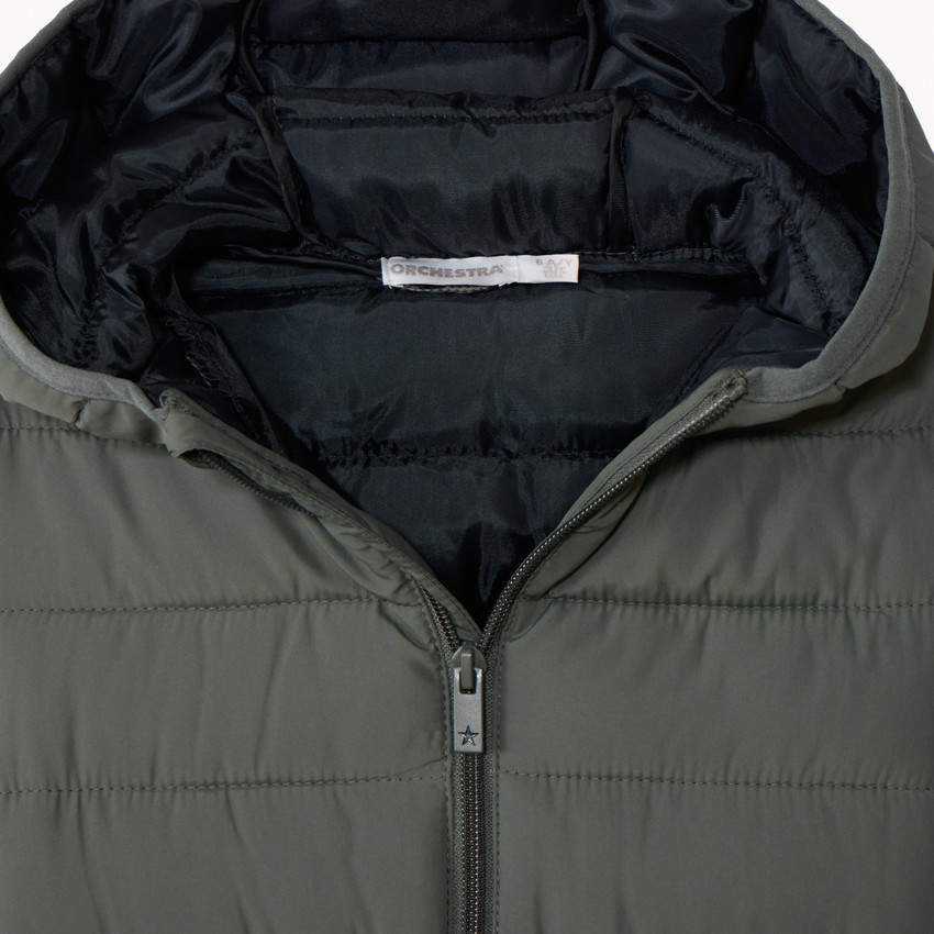 Chaqueta fina acolchada con capucha para niño 