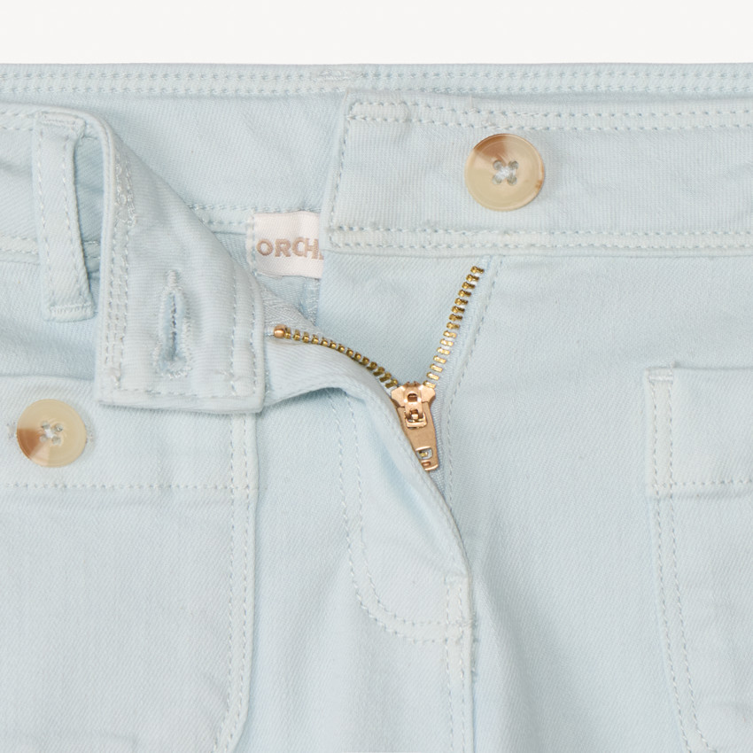 Jean ancho liso con botones de imitación de cuerno para niña 