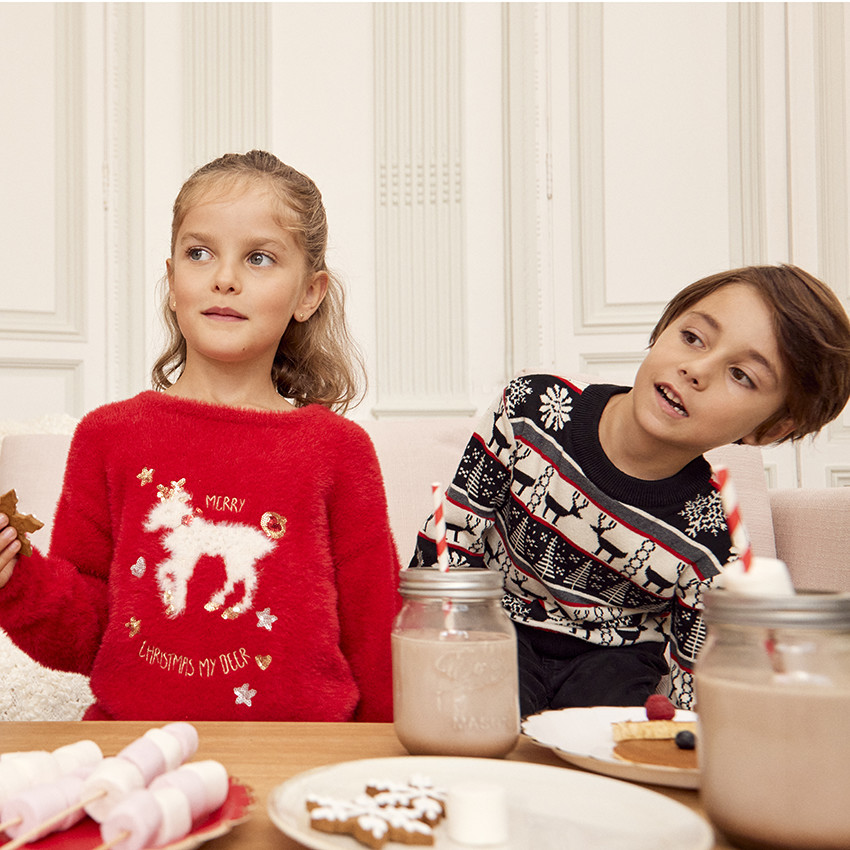 Jersey de punto efecto piel de oveja con bordado de ciervo para niña 