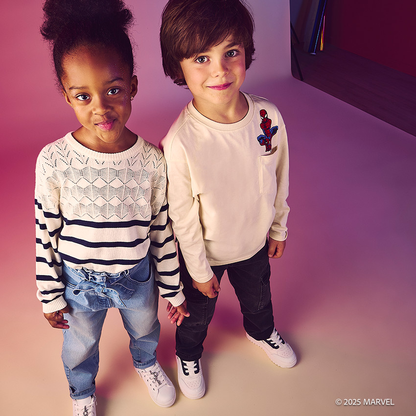 Suéter marinero de punto con juego de puntos 