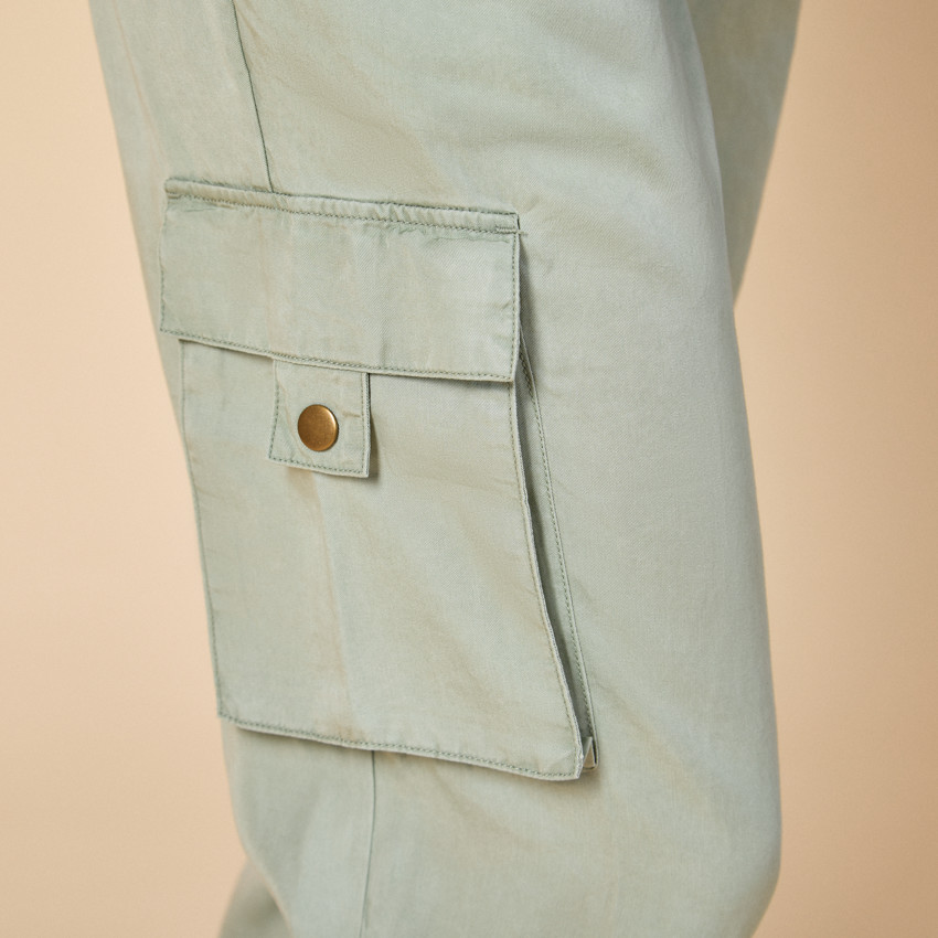 Pantalones para embarazada con bolsillos cargo y banda alta 