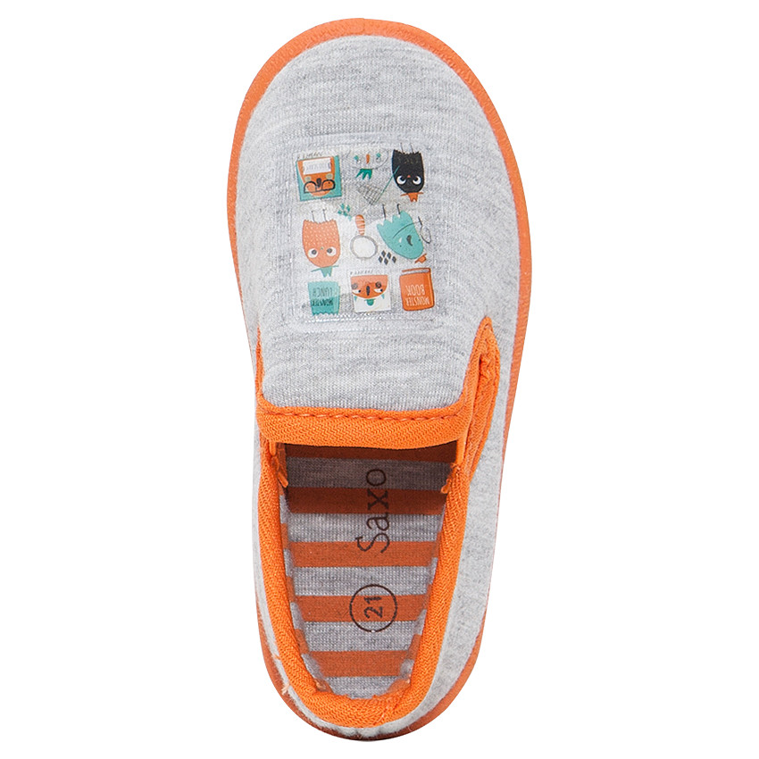 Zapatillas bajas de punto con parches de monstruos plastificados 