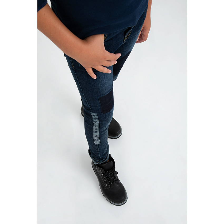 Júnior - Vaquero de efecto desgastado con parches e inscripciones estampadas 