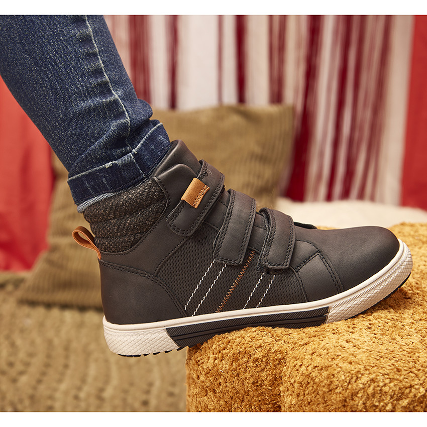 Botines negros con triple velcro para bebé niño 