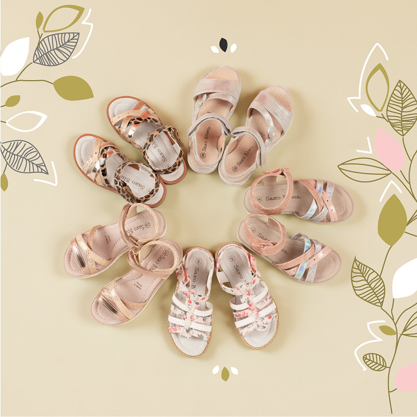 Sandalias con bridas platedas y nudo  