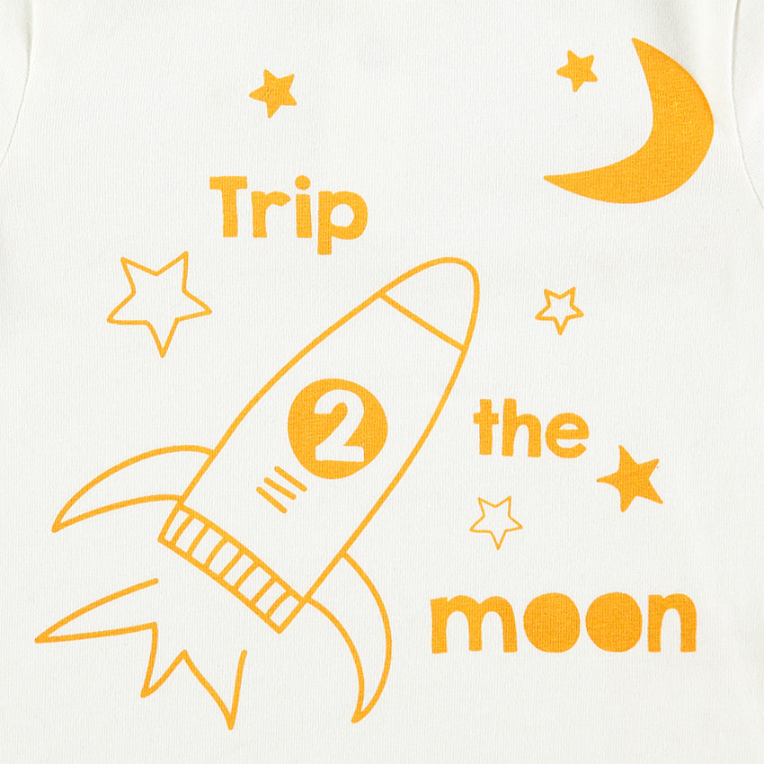 Camiseta interior de cuello alto con cohete y estrellas estampadas  Additional Camiseta interior de cuello alto con cohete y estrellas estampadas