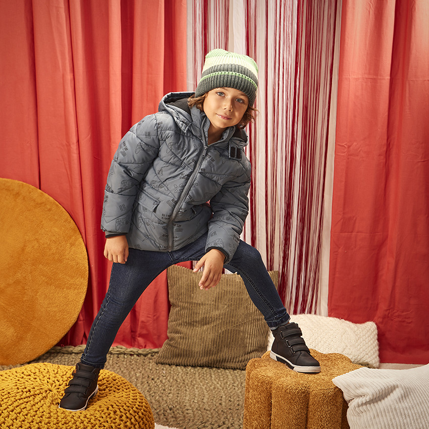 Jeans slim efecto lavado para niño.  Additional Jeans slim efecto lavado para niño.