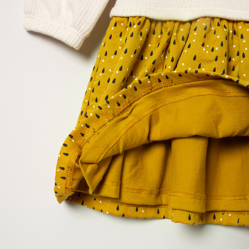 Vestido con manga larga y efecto 2 en 1 con parche de Smiley y bajo con volantes estampado 