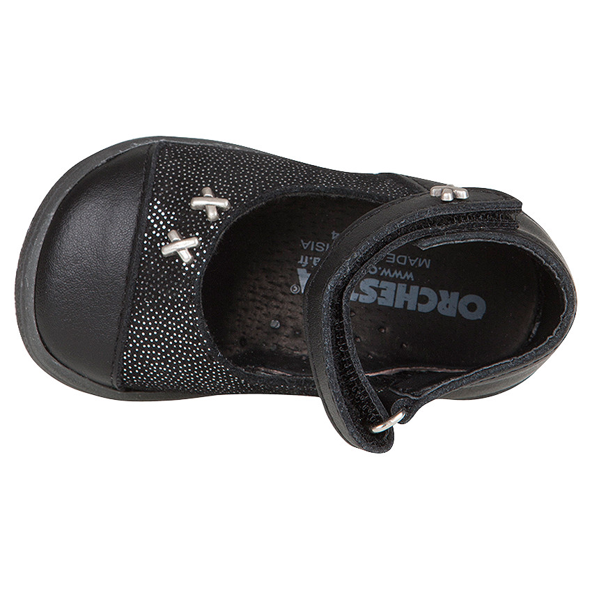 Zapatos merceditas de cuero de color negro con remaches con strass 