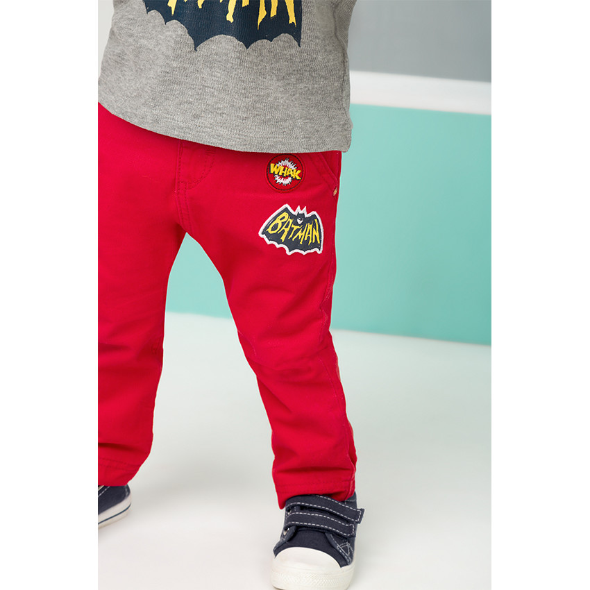 Pantalón de sarga con parche y estampado de Batman 
