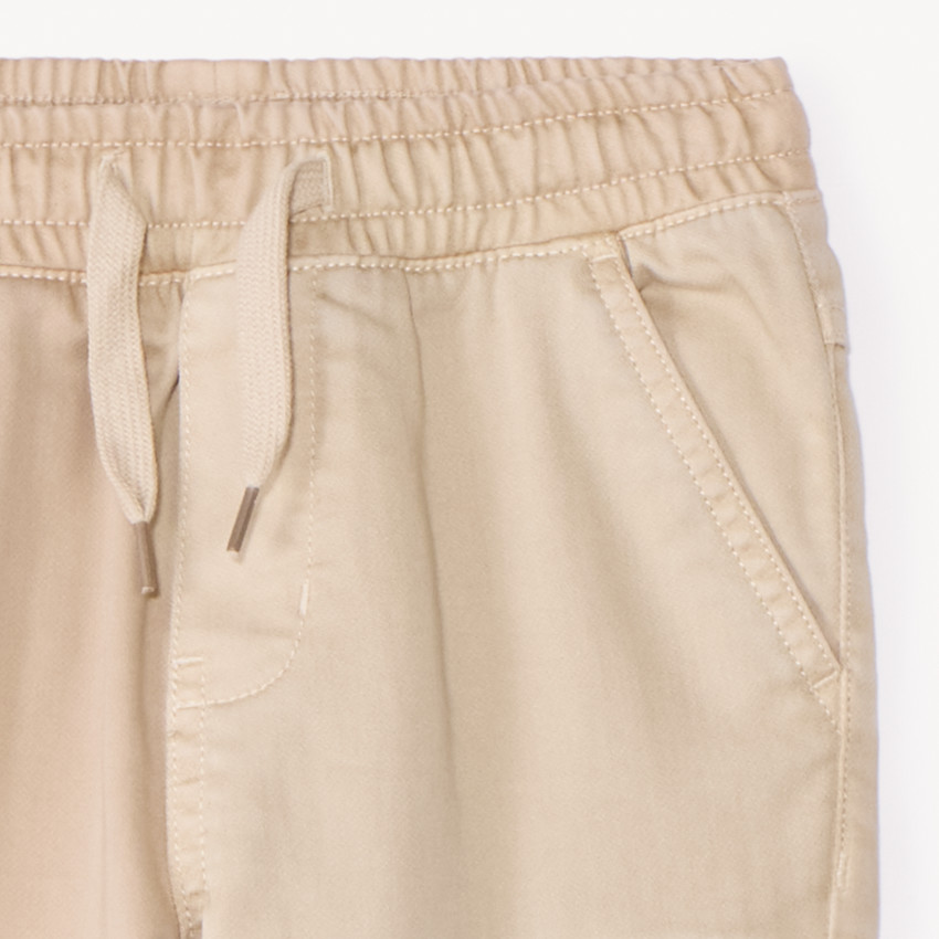 Jogger de jeans con bolsillos cargo para niño 