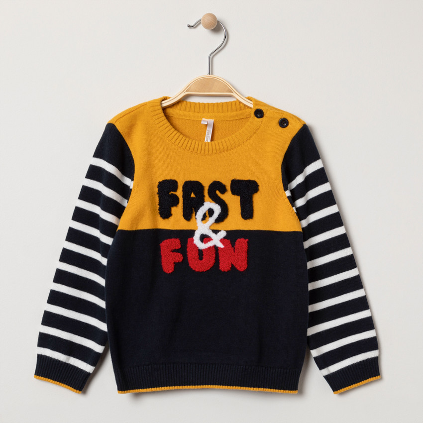 Jersey de punto con mangas rayadas y inscripciones  