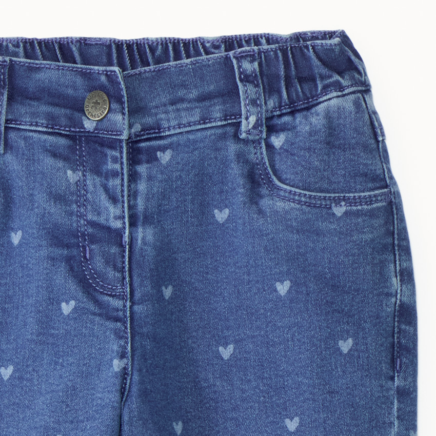Jean barrel bebé niña estampado corazones 