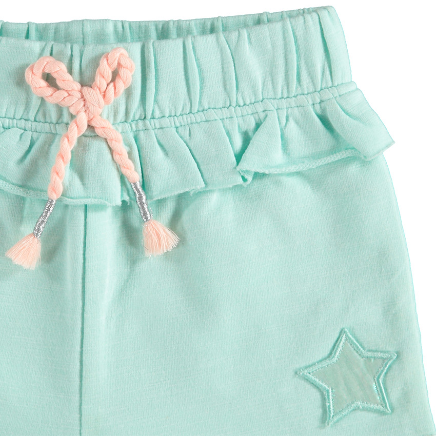 Conjunto con camiseta y estampado de pez con pantalón corto con volantes  Additional Conjunto con camiseta y estampado de pez con pantalón corto con volantes