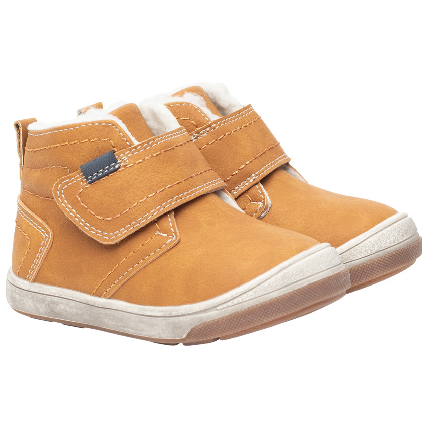 Botines con tira de velcro y forro cálido para niño 