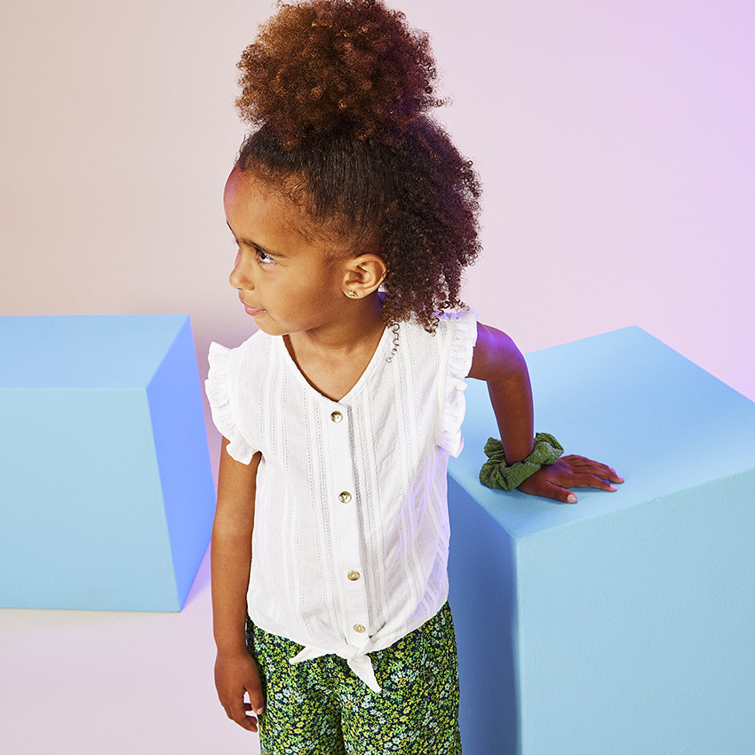 Blusa de manga corta con volantes y lazo para niña 