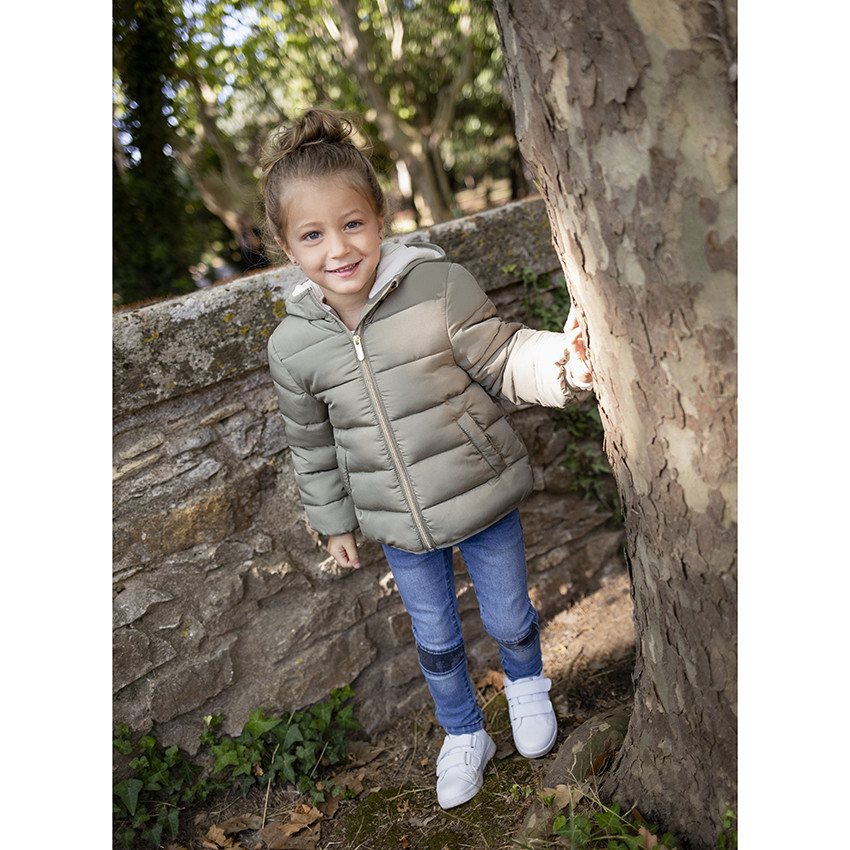 Plumífero con capucha y forro micropolar 