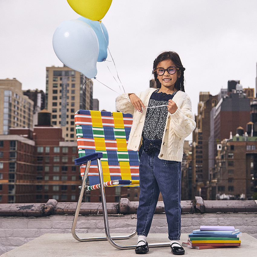 Pantalón paperbag de denim con cinturón para niña 