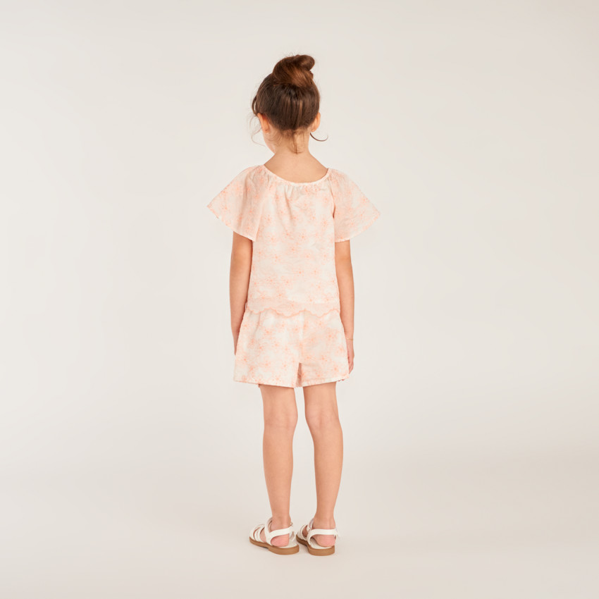 Conjunto de 2 piezas camiseta + pantalón corto en bordado de flores bicolores para niña. 