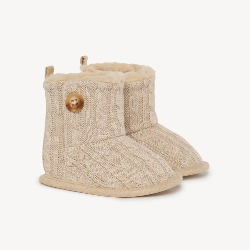 Patucos de punto con botón para bebé  Additional Patucos de punto con botón para bebé