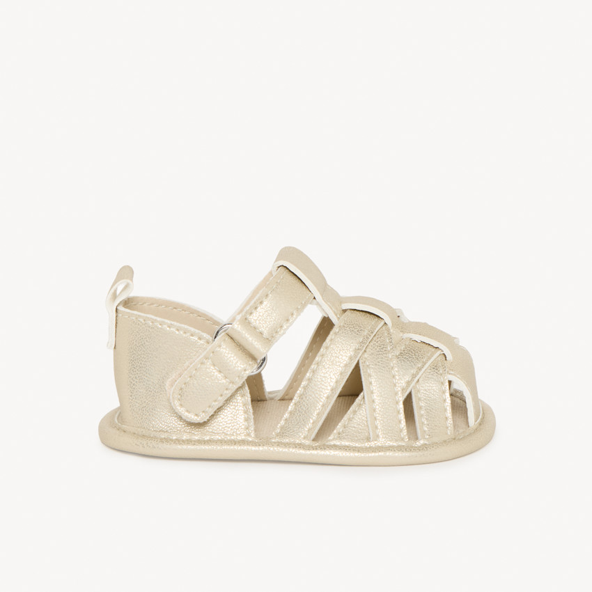 Sandalias de tiras doradas texturizadas para niña bebé 