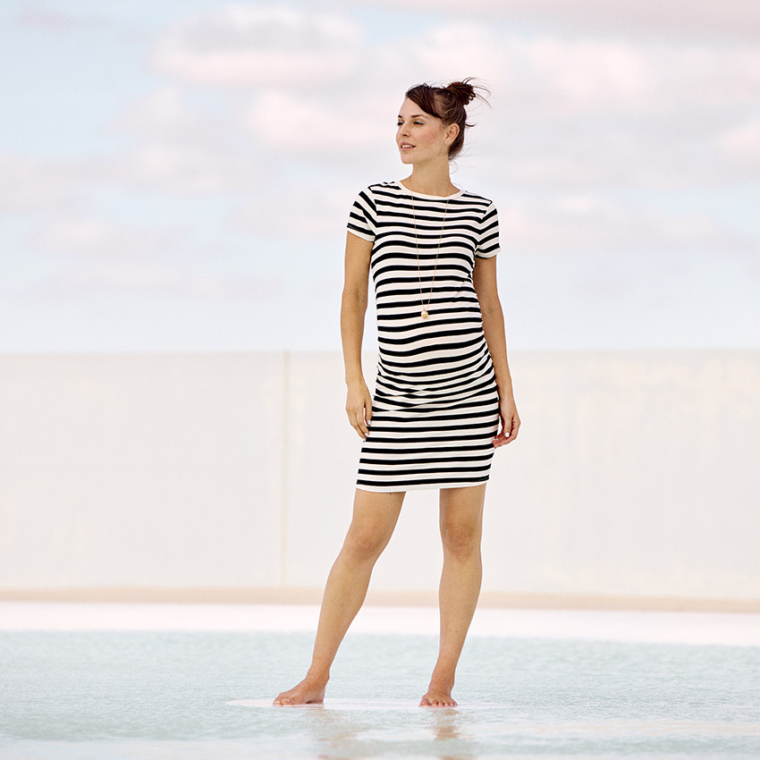 Vestido de embarazo de manga corta ajustado a rayas 