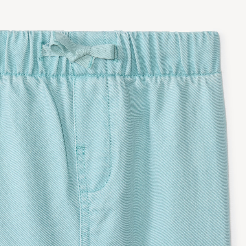 Conjunto de 2 piezas de camisa y pantalón para bebé niño con estampados de dinosaurios. 