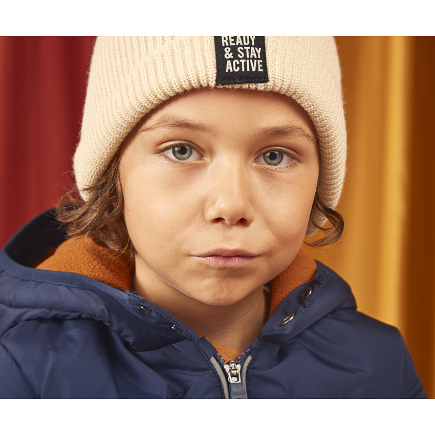 Gorro de punto de canalé para niño 