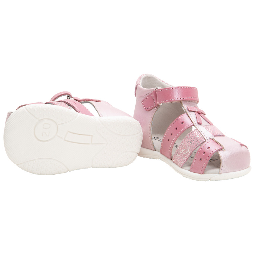 Sandalias de piel rosa irisado con tira de velcro  