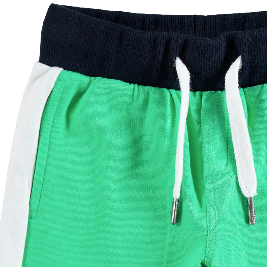 Conjunto de playa con camiseta con estampado de lentejuela y bermudas de felpa 