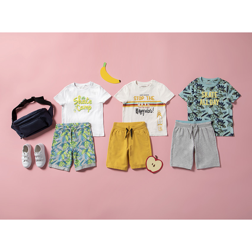 Conjunto camiseta estampado all-over y bermudas  Additional Conjunto camiseta estampado all-over y bermudas