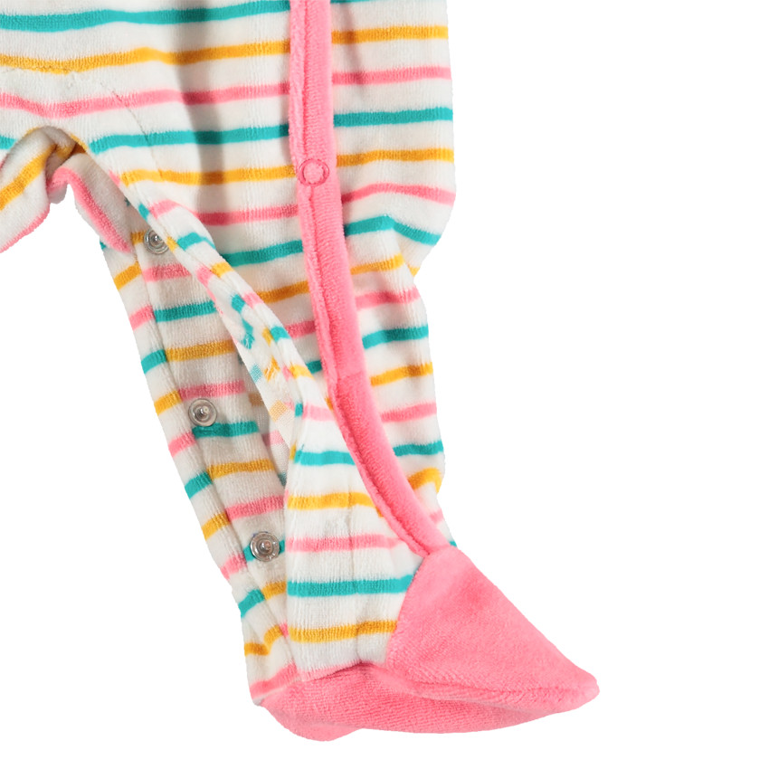 Pijama de terciopelo de rayas con cuello babero y conejo de relieve 