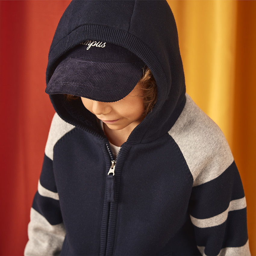 Gorra de terciopelo con bordado 3D para niño 