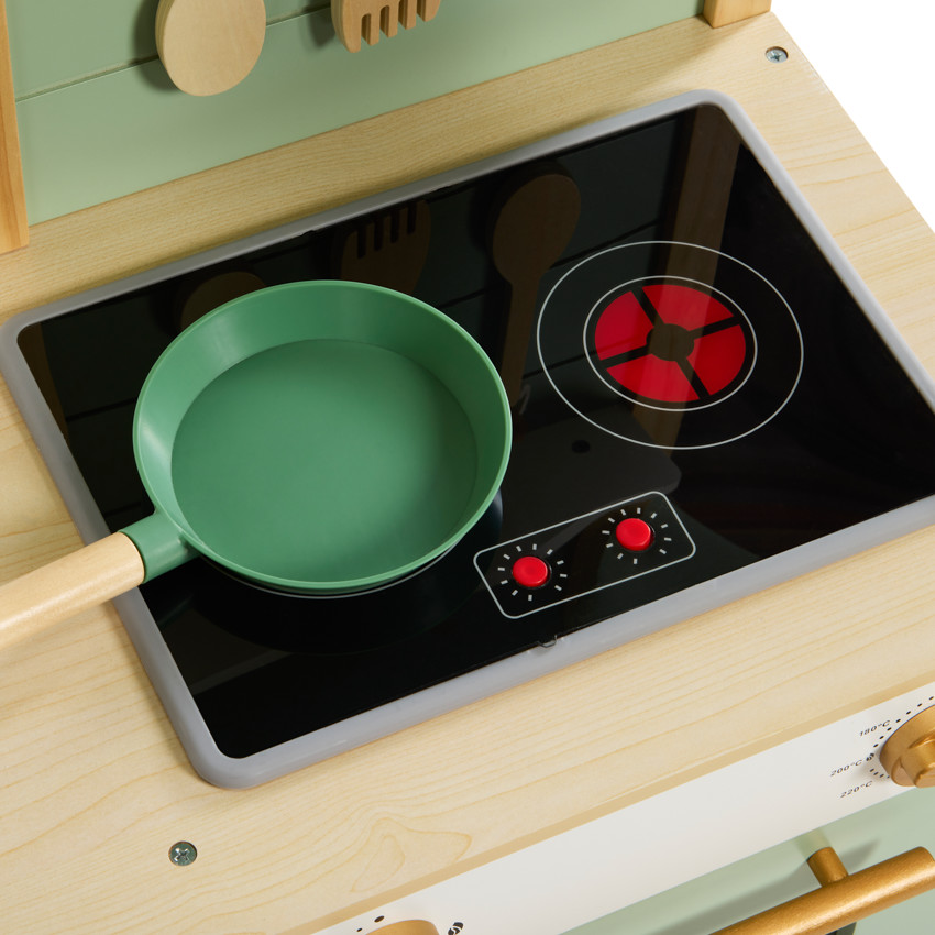 Cocina completa con accesorios de madera 
